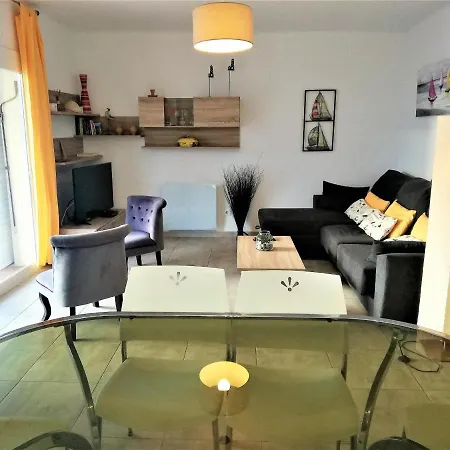 En 5-6 Personas, 2ª Linea De Playa, Terraza, Parking, Sin Mascotas, Sabanas Incluidas - Es-258-41 Apartment *